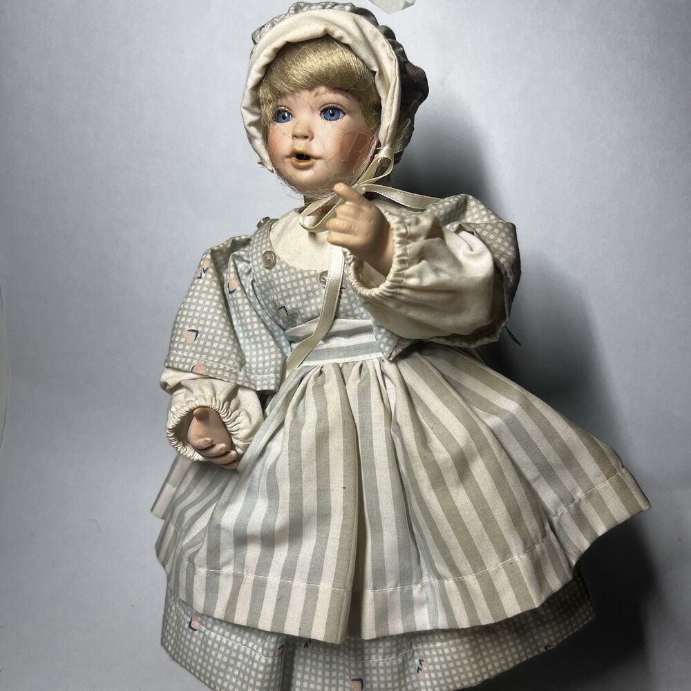 Vtg 1991 Paradise Galleries Porcelain Doll 14" Signed #7115 Read Description